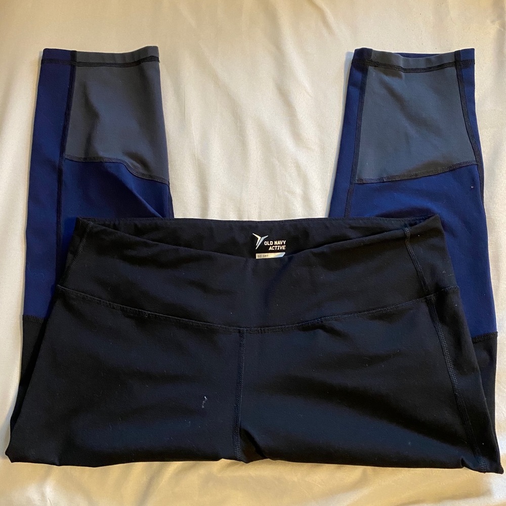 OLD NAVY cropped active leggings